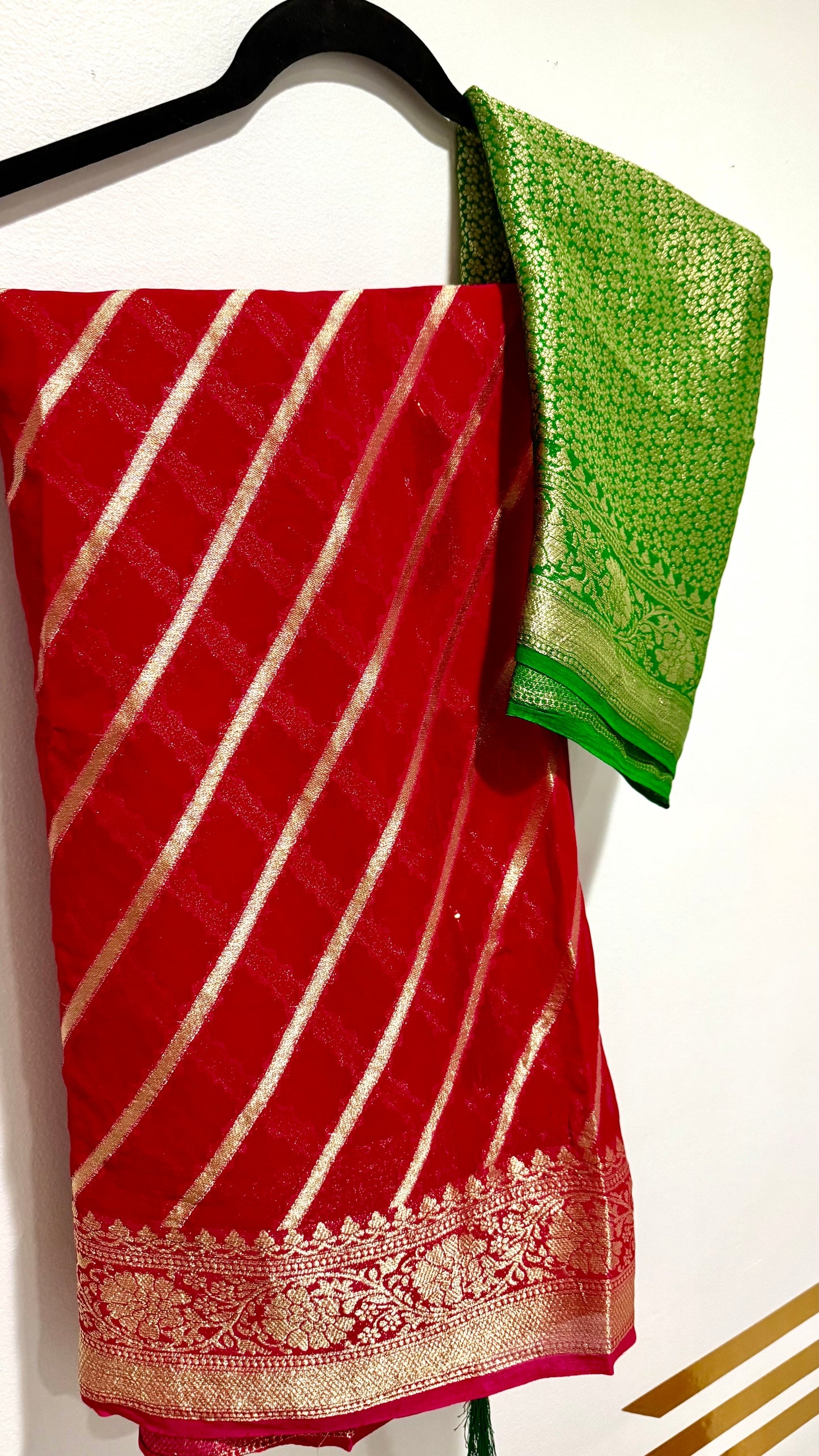 Lahariya Zari Weaving Khadi Georgette Banarasi Saree – Fall & Pico Done