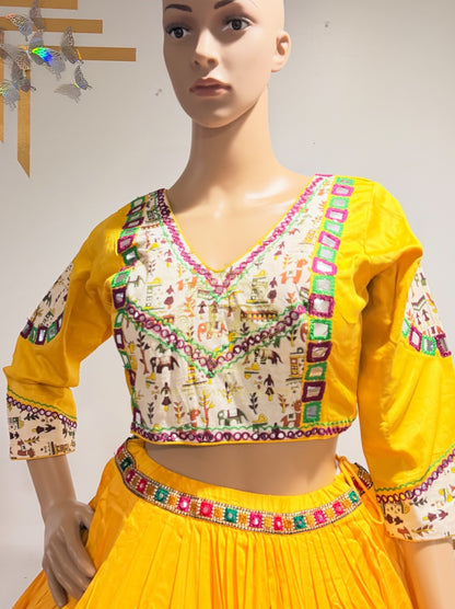 Varli- Chakra Chaniya Choli