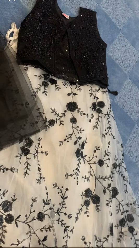 Girls Black and White Lehnga